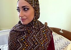 Arab woman in hijab has sex with big man