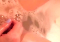 Sexy busty italian amateur teen masturbate in bath tub