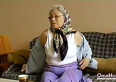 Omahotel Notgeil Großmutter spätet ihre Haargütermuschel