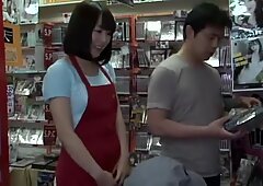 Fantastisk japansk slampa Hitomi Fujiwara i kåt offentlig, svälja um jav klipp