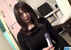 大胸脯？ Aika Sawawatari喜欢一个强大的蛮横性交吗？